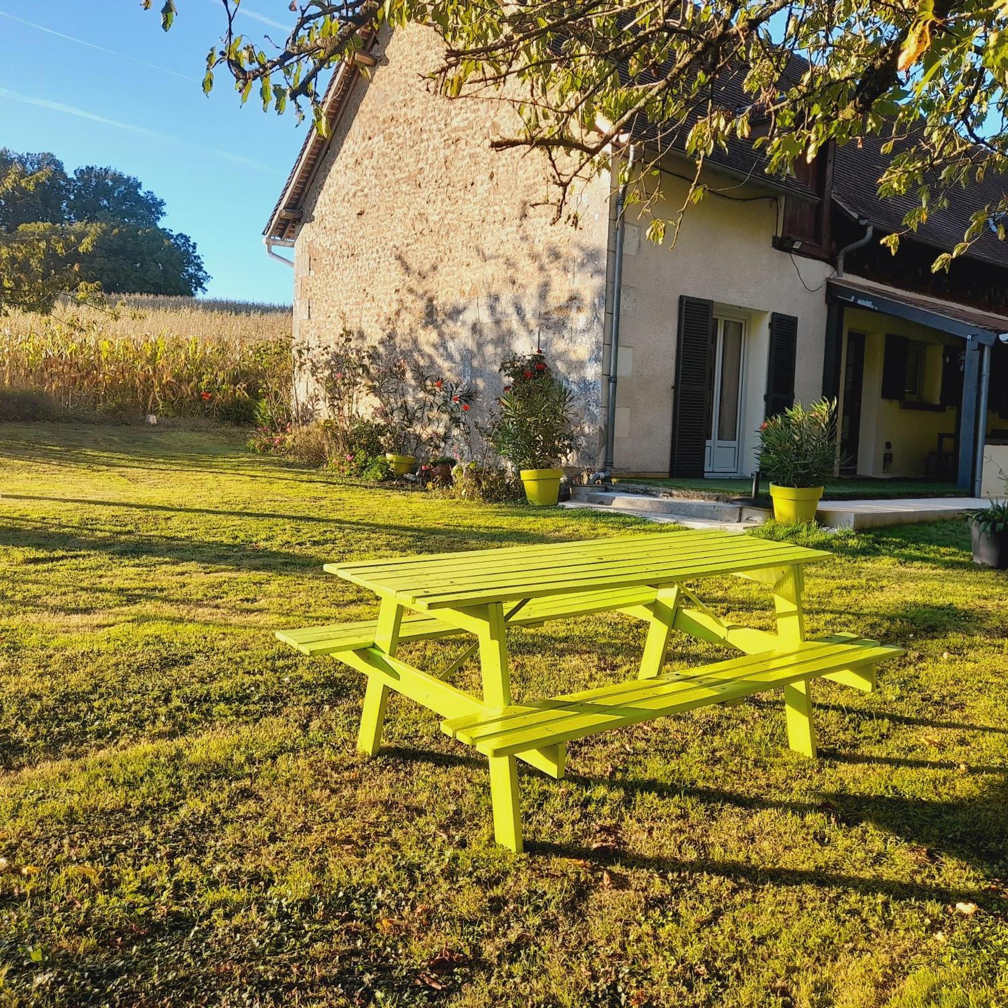 Gite Les Vignes Du Chateau - 4 Personnes Gehee Kültér fotó