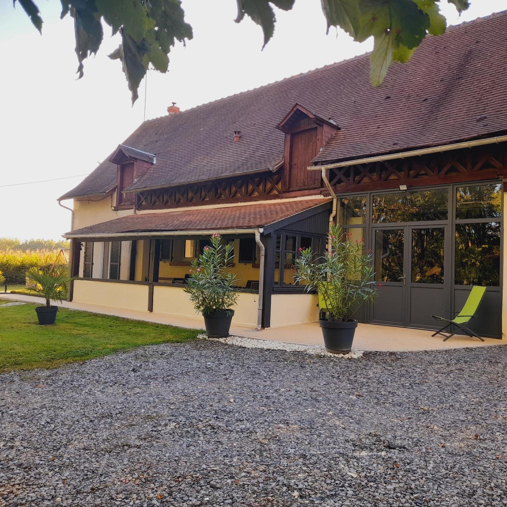 Gite Les Vignes Du Chateau - 4 Personnes Gehee Kültér fotó